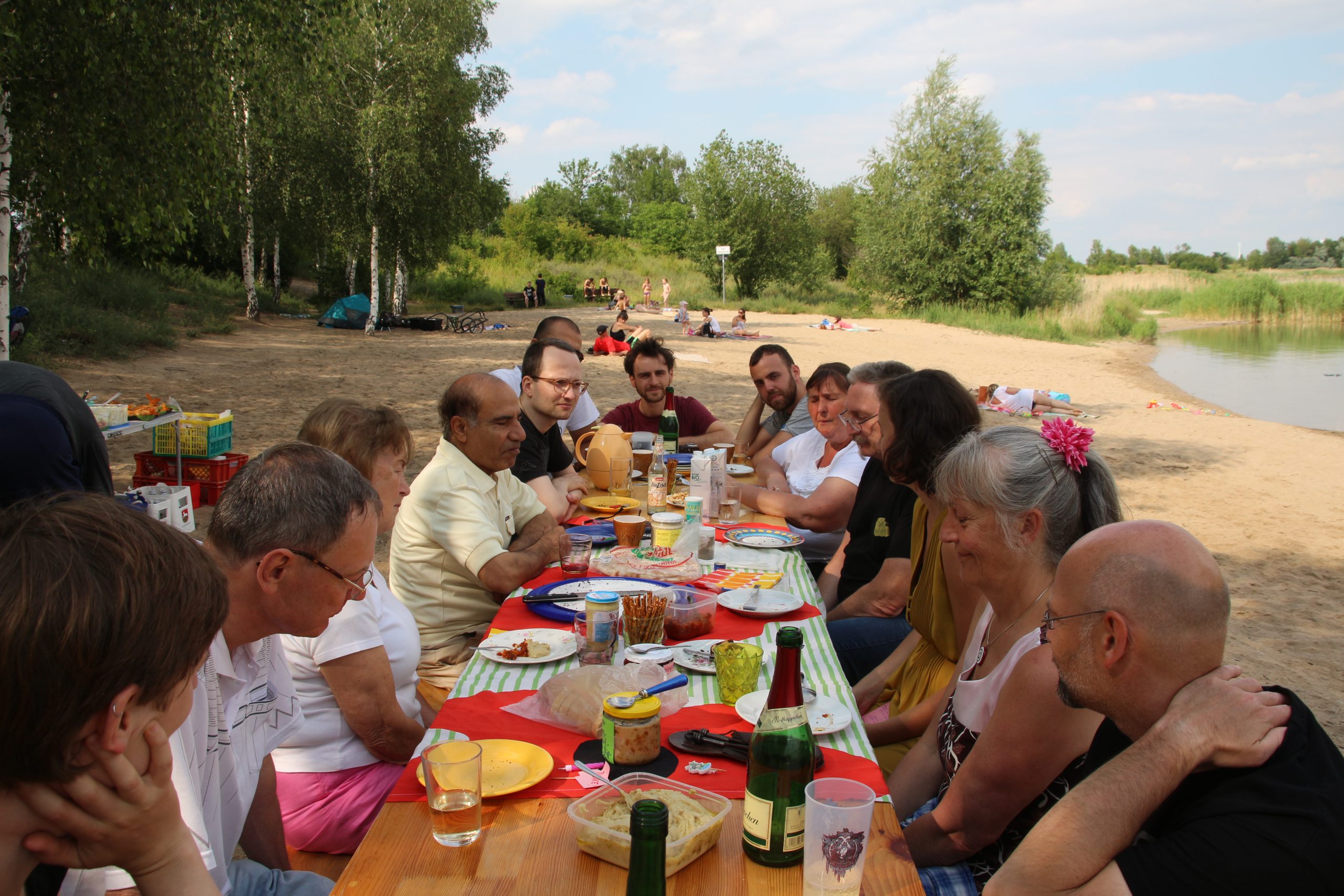 Picknick mit unseren ehrenamtlichen Mitarbeitern am See